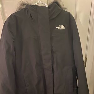 I’m selling an almost new North Face Parka Size XL Black Jacket.